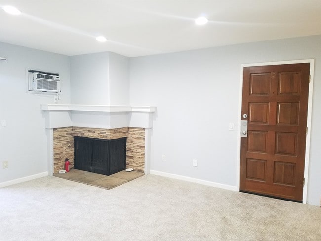 Foto del edificio - 1013 S Sunshine Ave