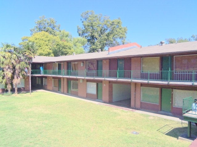 Primary Photo - Riverchase & Terrace Apartments