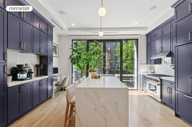 Foto del edificio - 938 Putnam Ave