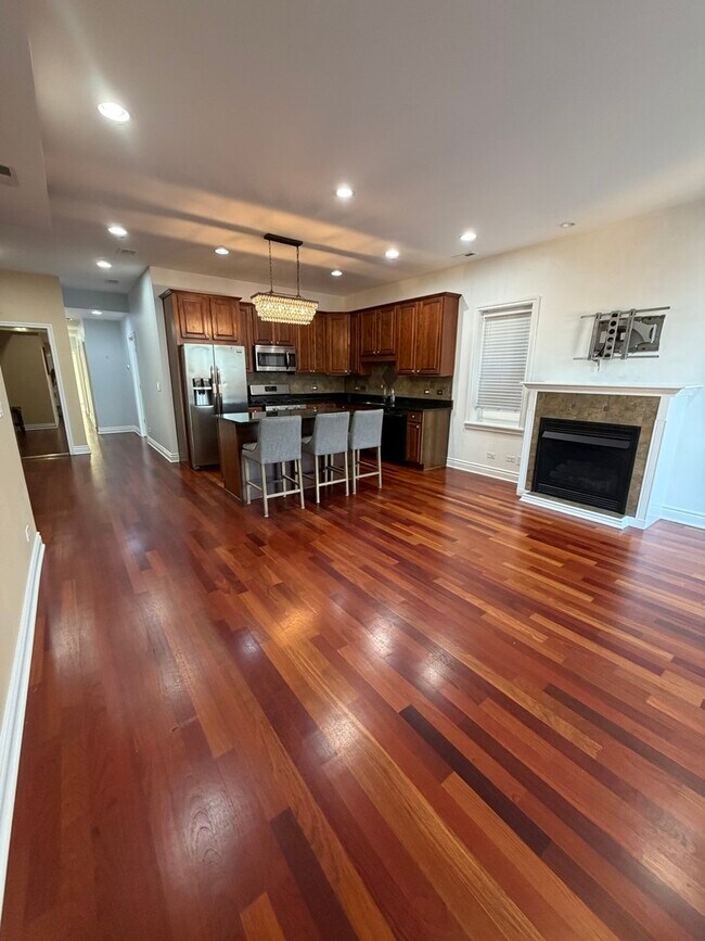 Foto del edificio - 3016 N Harlem Ave