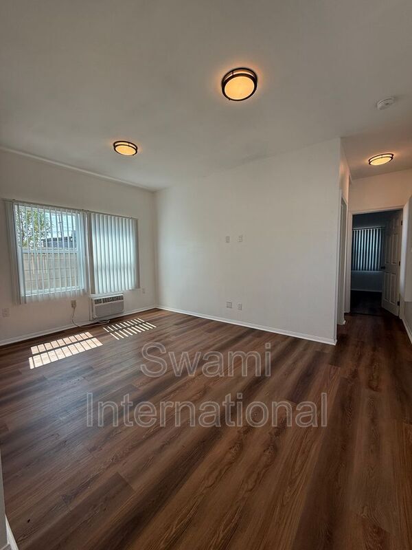 Foto del edificio - 10519 S Budlong Ave