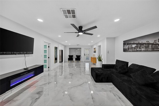 Foto del edificio - 3130 SW 16th St