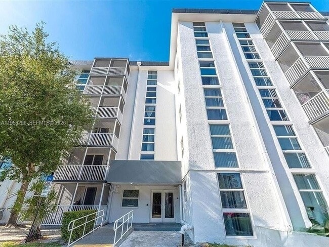 Photo - 16851 NE 23rd Ave Apartment