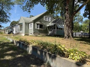 Building Photo - 534 Vinton St