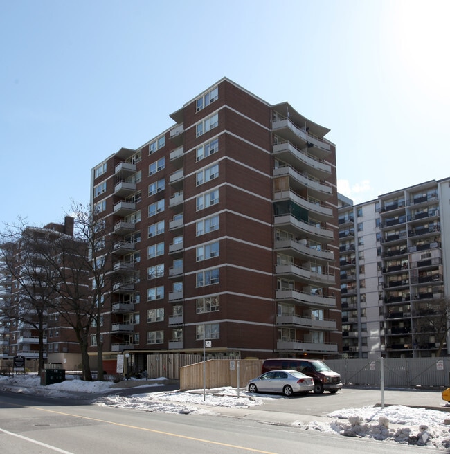 Photo du bâtiment - 91 Cosburn Avenue