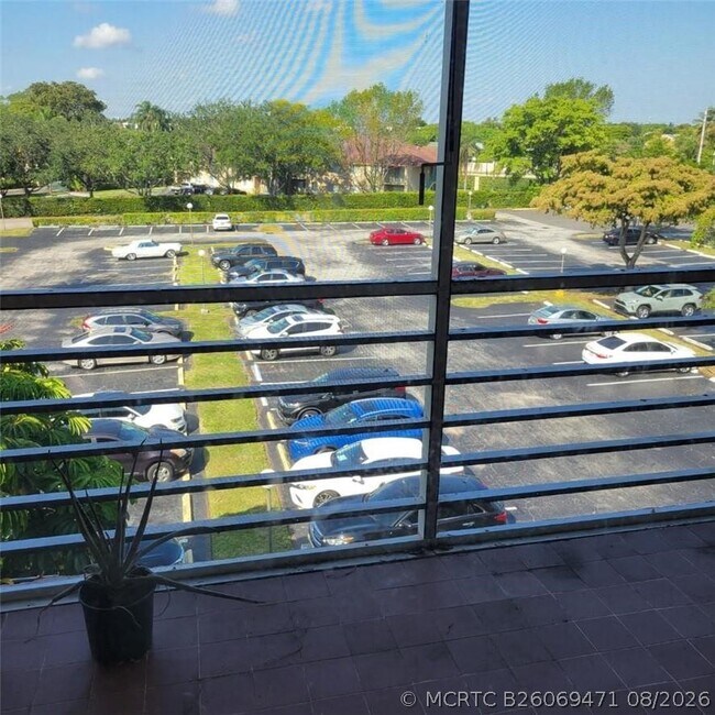 Building Photo - 1820 SW 81st Ave
