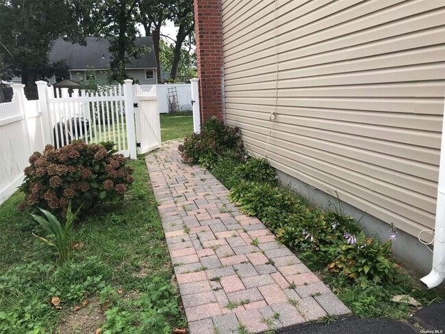 Building Photo - 388 N Alleghany Ave