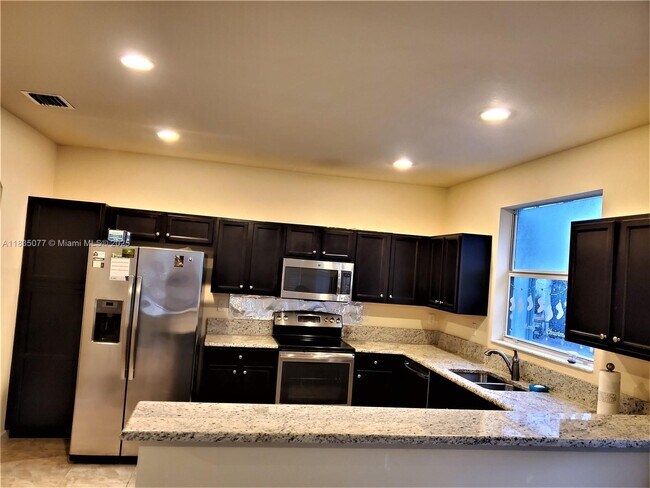 Foto del edificio - 9446 SW 170th Ave