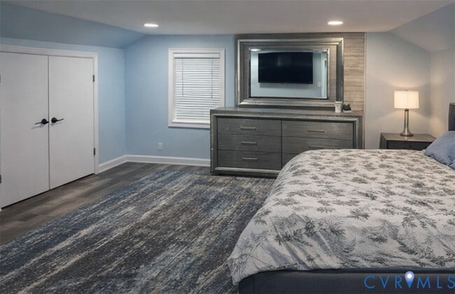 Foto del edificio - 12305 Cedar Ln