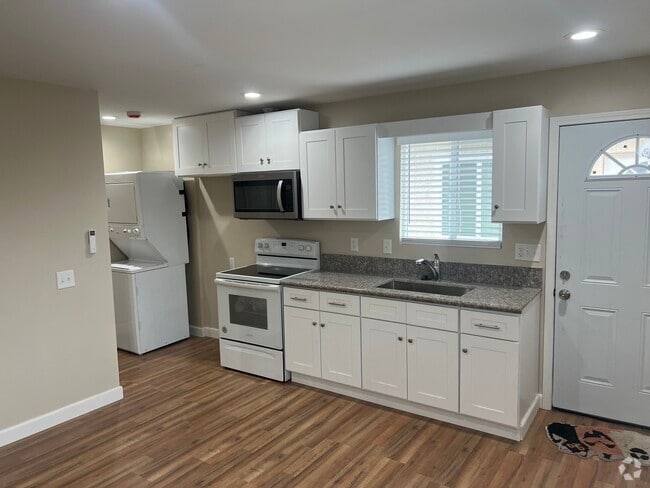 Building Photo - 13649 Hartsville St