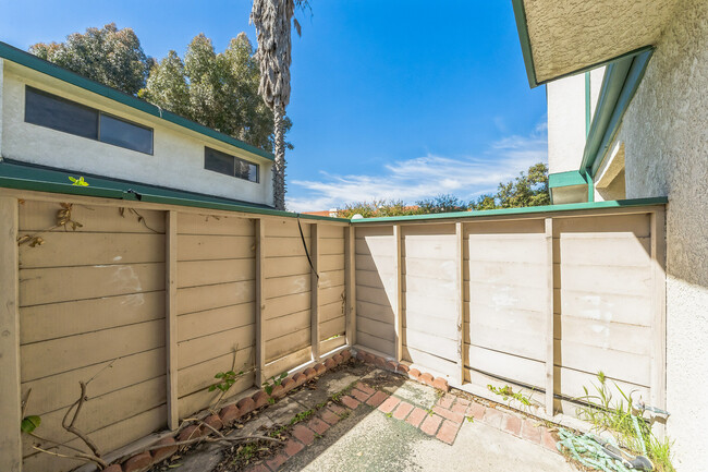 Building Photo - 23548 Newhall Ave