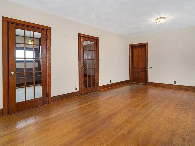 Building Photo - 208 Farm St