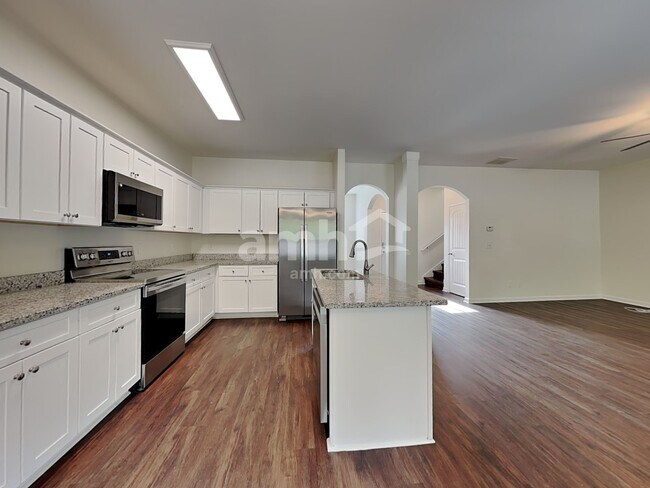 Foto del edificio - 351 Shady Glen