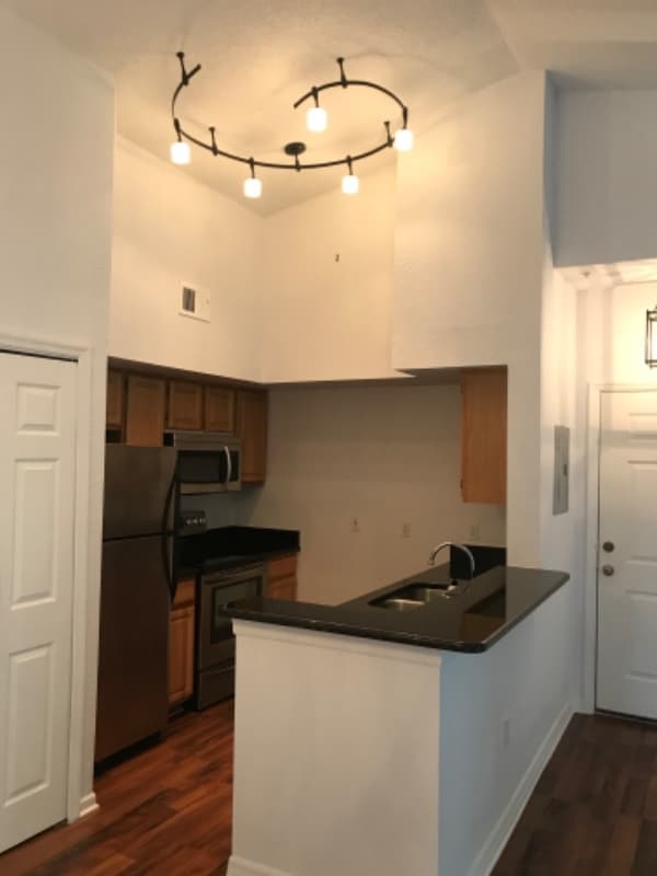 Foto del edificio - 8301 Elm Park Dr