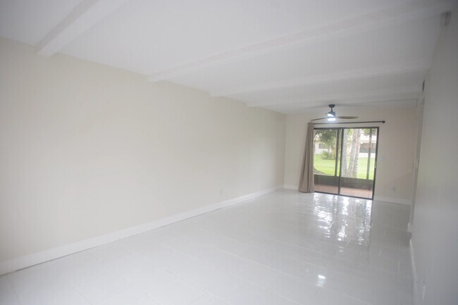 Foto del edificio - 9209 Seminole Blvd