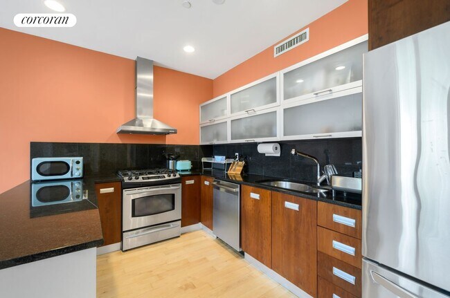 Foto del edificio - 252 Richardson St