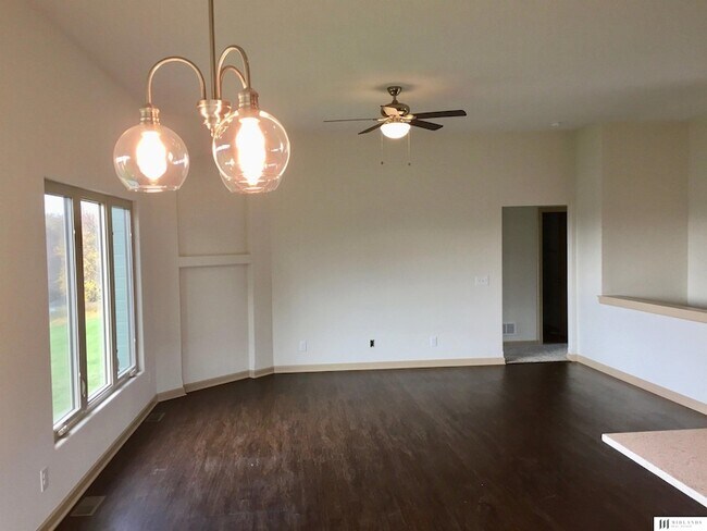 Foto del edificio - 6012 N 108th St