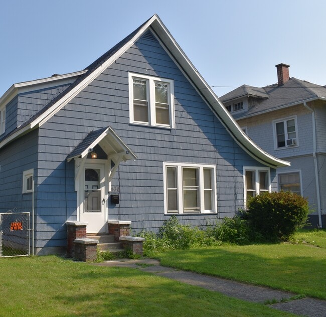 Building Photo - 430 W Clinton St