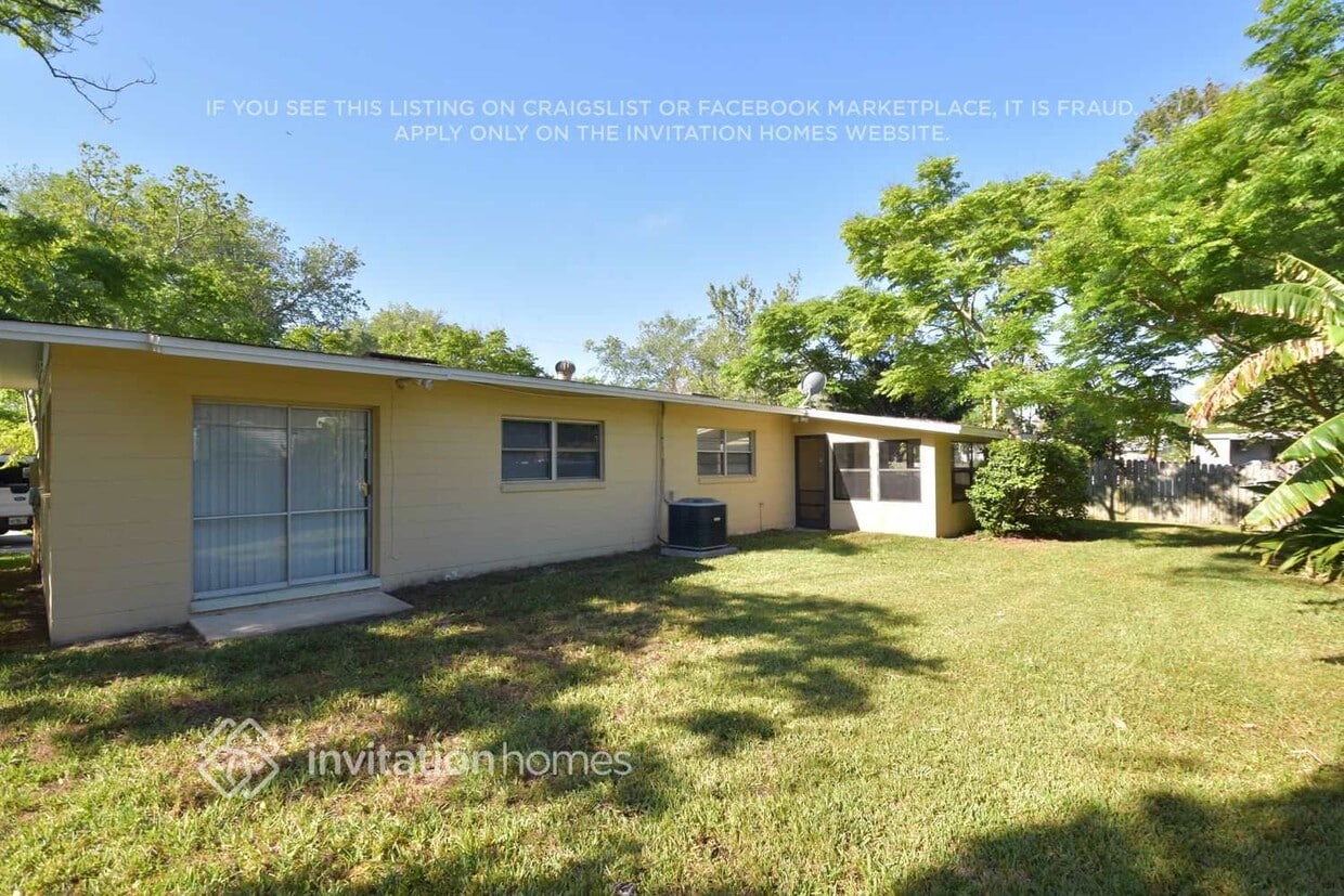 Building Photo - 1517 Bentin Dr N