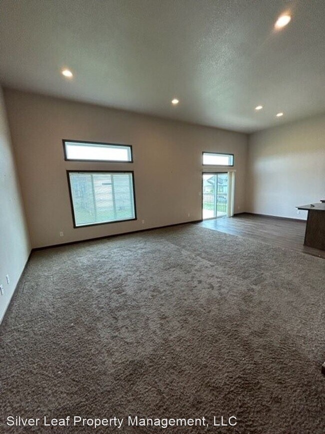 Building Photo - 3 br, 3 bath House - 3752 30th St S
