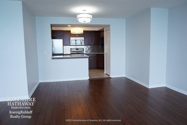 Foto del edificio - 155 N Harbor Dr