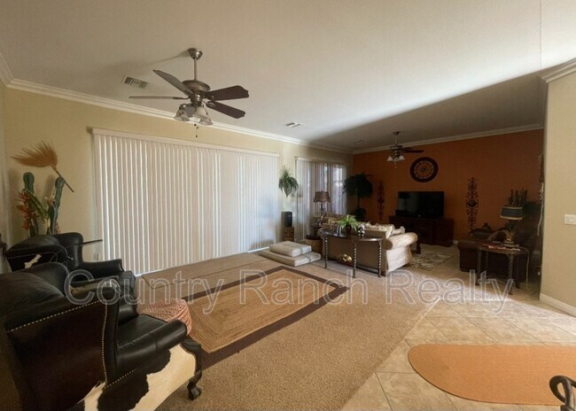 Foto del edificio - 1961 E Lipan Blvd