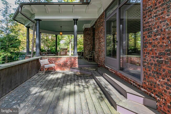 Building Photo - 54 Hodge Rd