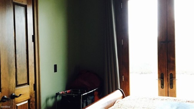 Building Photo - 2 br, 1 bath Apartment - 235 Kent Ave Apt 3F