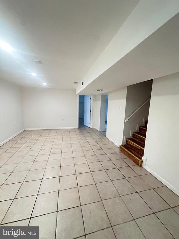 Foto del edificio - 9326 Wellington St