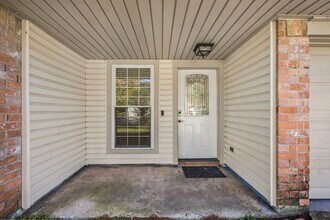 Building Photo - 6522 Brookgate Dr