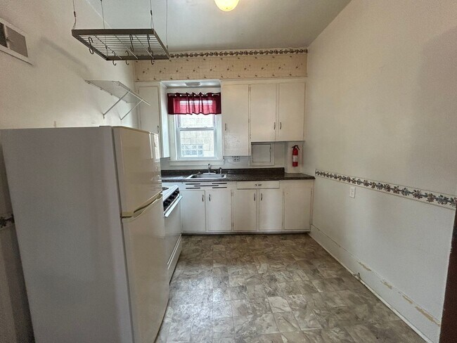 Building Photo - Charming One Bedroom Apartment in Downtown Grove City