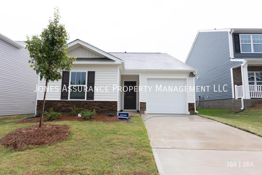 Primary Photo - 207 Elderberry Ln
