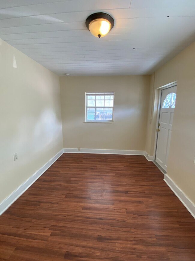 Building Photo - 7804 Overlook Rd