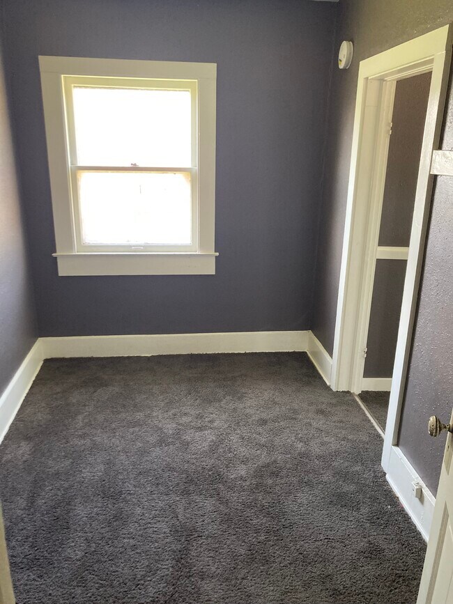 Bedroom - 851 12th St NE