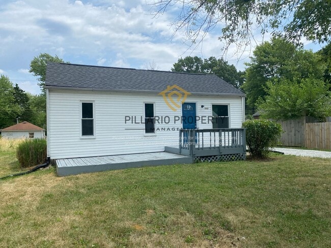 Building Photo - Renovated 2 Bedroom 1 Bathroom in Communit...