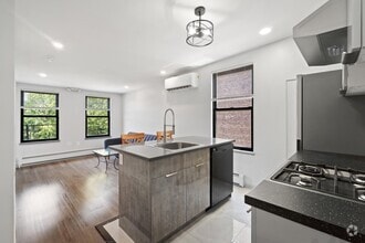 Building Photo - 232 1st St