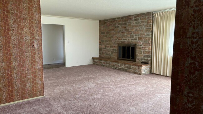 Foto del edificio - Spacious 3 bed/2 bath home in San Leandro