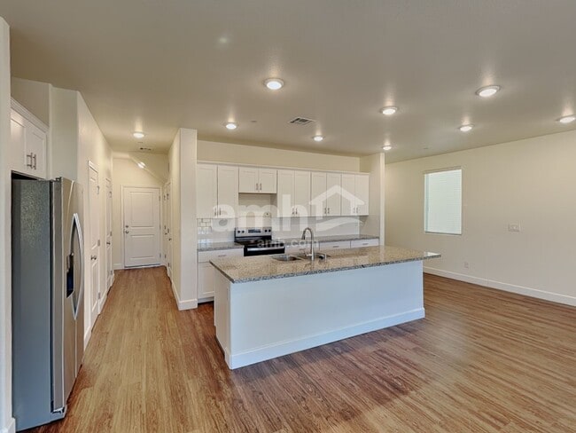 Building Photo - 96 Cabaletta Ln