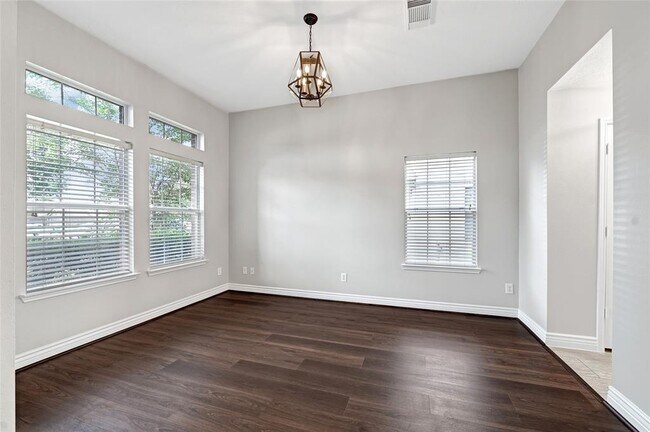 Foto del edificio - 5914 Shadow Creek Ct