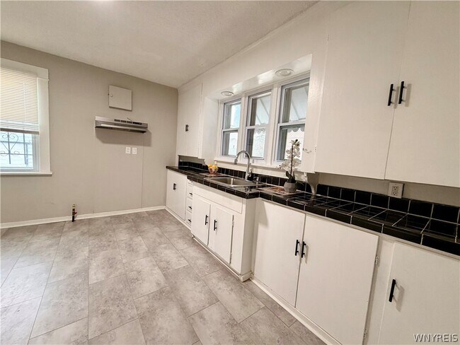 Foto del edificio - 35 Dorris Ave