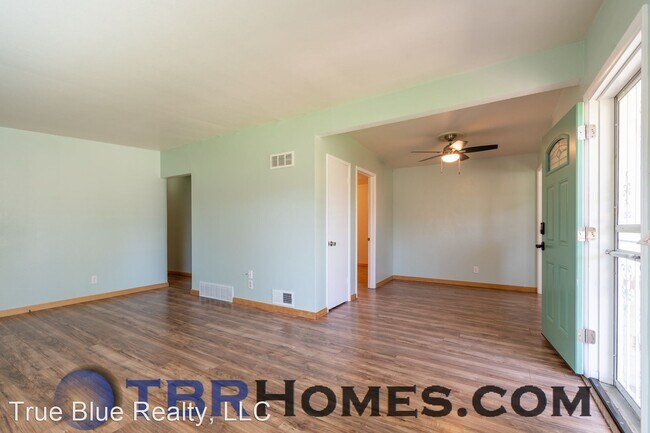 Foto del edificio - 3 br, 2 bath House - 5965 Dudley Ct