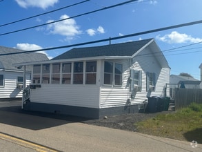 Building Photo - 47 Brown Ave