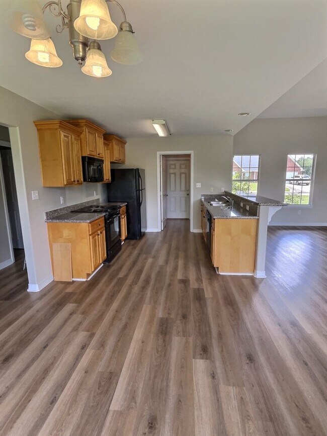 Building Photo - 3 bedroom 2 bath home located in Gulfport