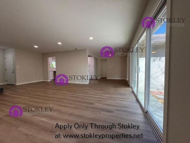 Building Photo - 1840 Sandalwood Dr