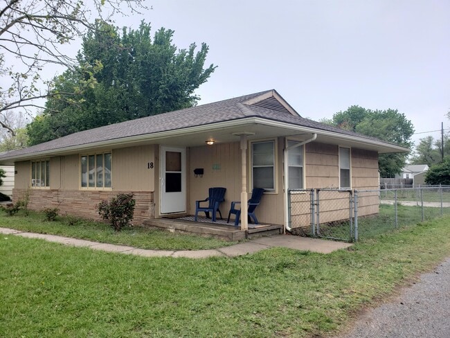 Building Photo - 20 W 25th Ave