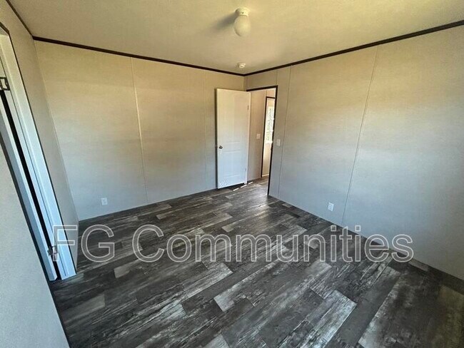 Foto del edificio - 101 Pistol St