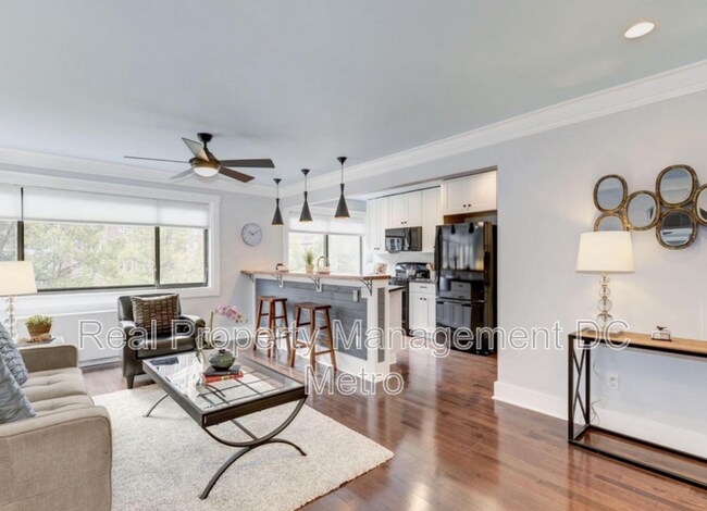 Foto del edificio - 3701 Connecticut Ave NW
