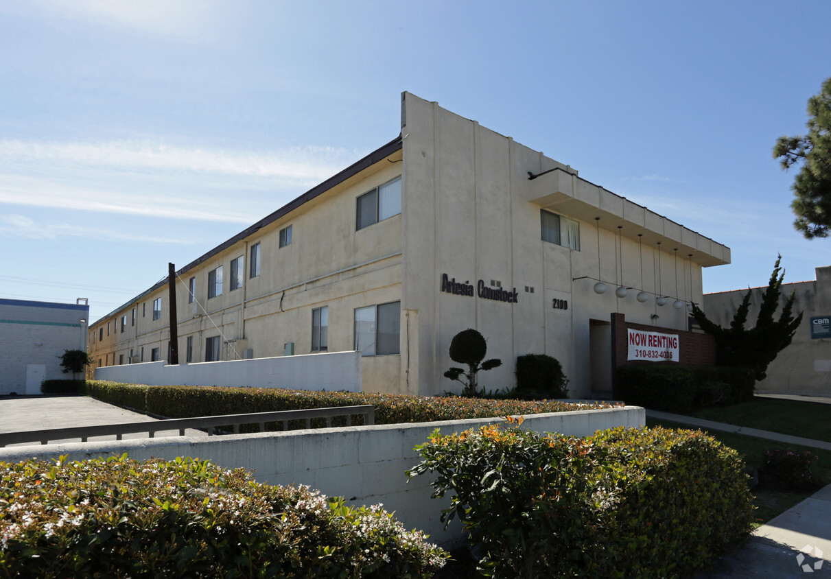 Building Photo - Artesia Comstock Apartments