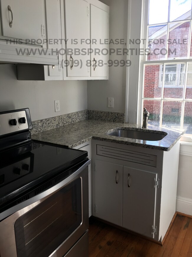 Foto del edificio - 1225 Wake Forest Rd