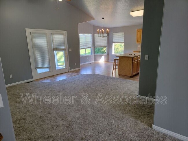 Foto del edificio - 1106 E 2625 N